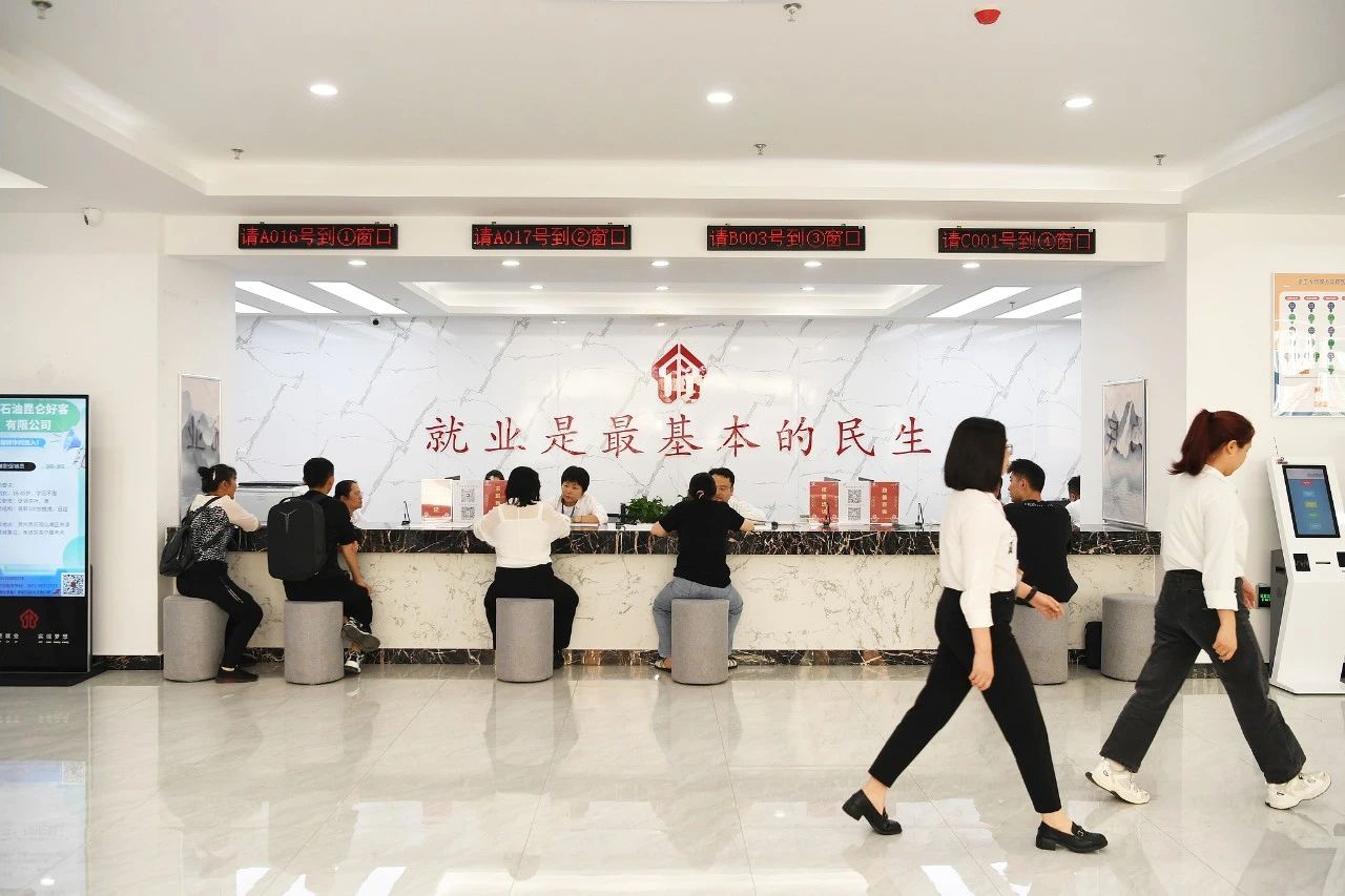 人社部：鼓励引导更多劳动者到家政服务领域就业创业