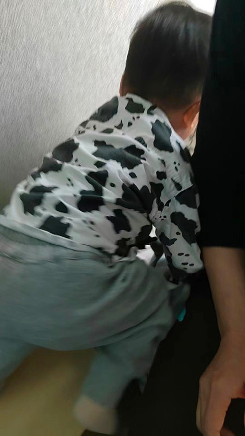 育婴师陪伴孩子