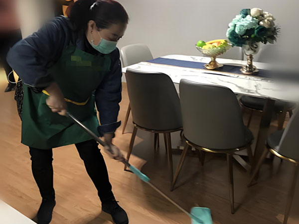 保姆