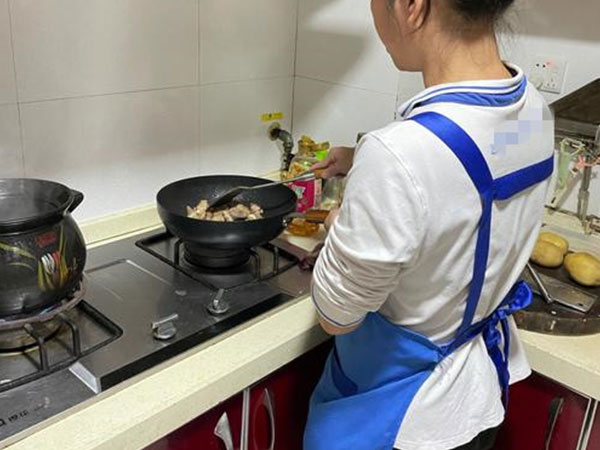 保姆